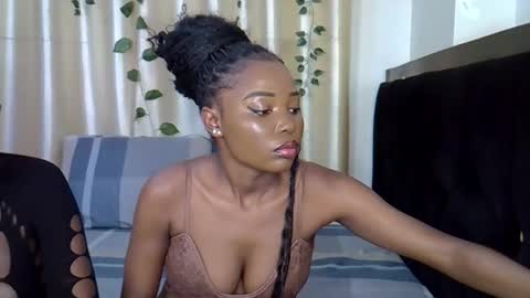 Snapshot of candy_pop1 chatting on October 2025 05:48:02 PM CANDY online show from October 2025 05:48:02 PM