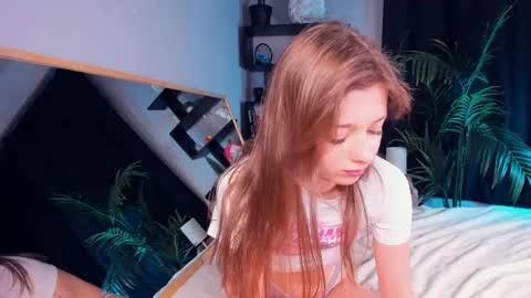 Snapshot of candy_sandy_ chatting on February 2025 11:13:02 AM Sandy online show from February 2025 11:13:02 AM