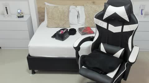 CANDY online show from October 2025 07:25:02 PM