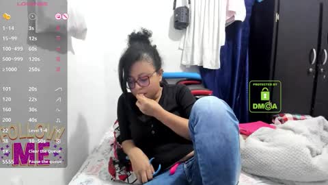 Snapshot of candy_val chatting on September 2025 07:01:02 AM candy_val online show from September 2025 07:01:02 AM