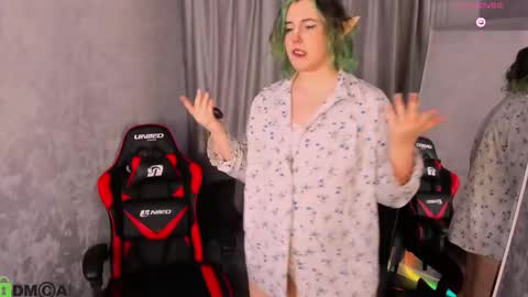 Snapshot of candy_yeah chatting on March 2026 01:12:02 AM Mary online show from March 2026 01:12:02 AM