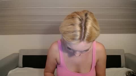 candycathc online show from December 2025 05:40:02 PM