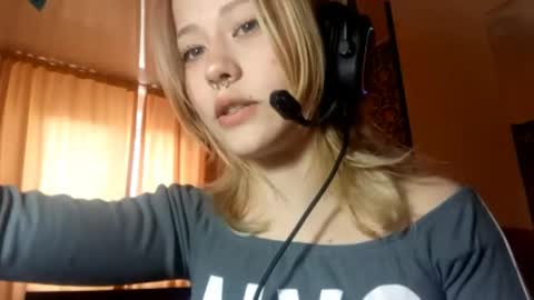 Mia online show from April 2026 12:09:02 PM