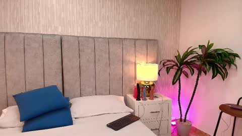 Candy online show from September 2025 09:28:02 PM