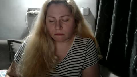 Laura online show from January 2025 07:10:02 PM