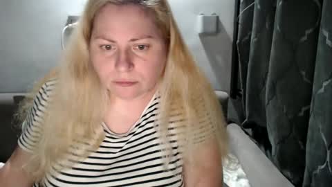 Laura online show from January 2025 10:33:01 PM
