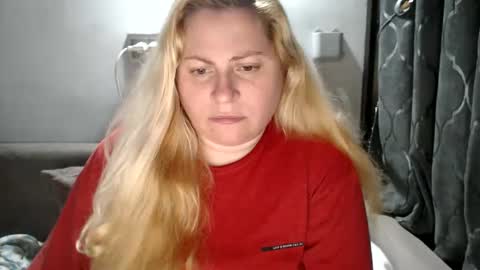 Laura online show from January 2025 08:33:01 PM