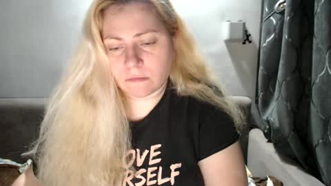 Laura online show from January 2025 02:59:02 PM