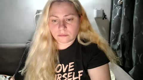 Laura online show from January 2025 09:13:01 PM