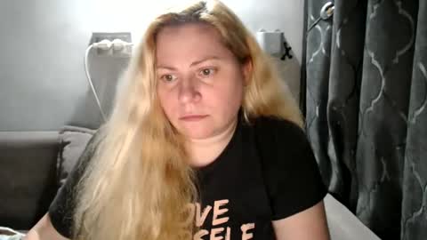 Laura online show from January 2025 12:15:01 AM
