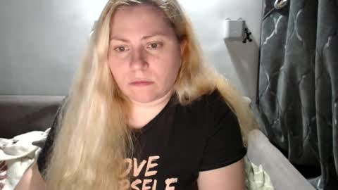 Laura online show from January 2025 07:04:01 PM