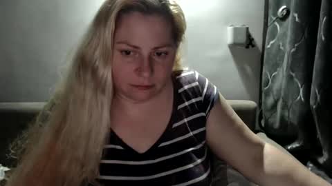 Laura online show from January 2025 07:39:01 PM