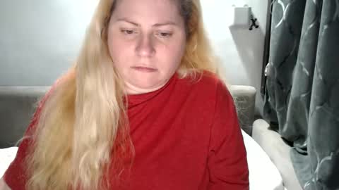 Laura online show from February 2025 07:49:01 PM