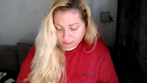 Laura online show from February 2025 07:52:02 AM