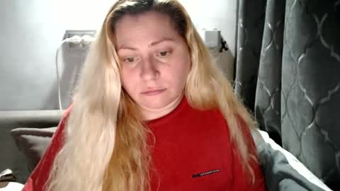Laura online show from February 2025 10:31:01 PM