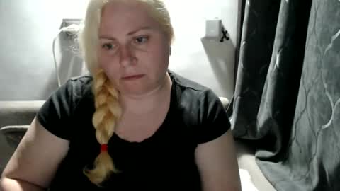 Laura online show from March 2025 10:24:01 PM