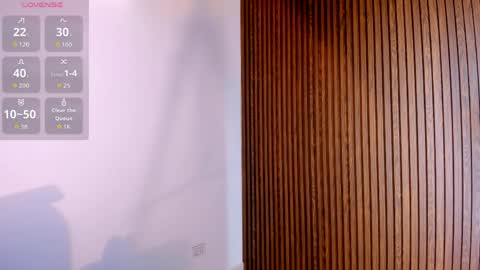 candyglow_ online show from April 2026 06:38:01 PM