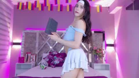 candyluxury_ online show from July 2026 12:52:02 PM