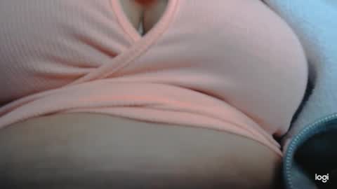 Snapshot of candymilfff chatting on December 2024 06:45:02 AM candymilfff online show from December 2024 06:45:02 AM