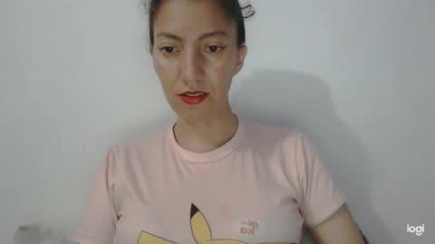 Snapshot of candymilfff chatting on January 2025 10:53:02 PM candymilfff online show from January 2025 10:53:02 PM