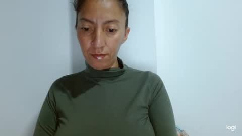 Snapshot of candymilfff chatting on September 2025 04:34:02 AM candymilfff online show from September 2025 04:34:02 AM
