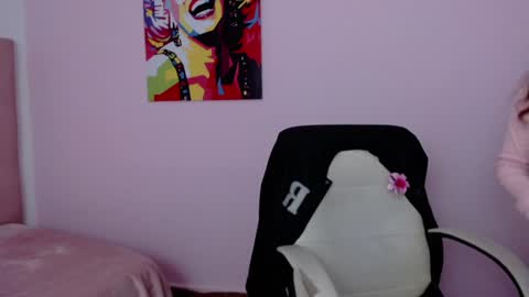 Snapshot of candyre chatting on February 2025 01:54:02 PM C A N D Y online show from February 2025 01:54:02 PM