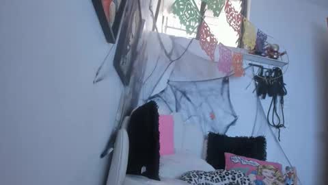 candytyler_ online show from October 2025 04:06:02 PM