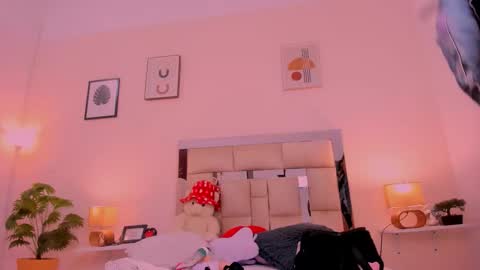 Candy online show from September 2025 08:20:02 PM