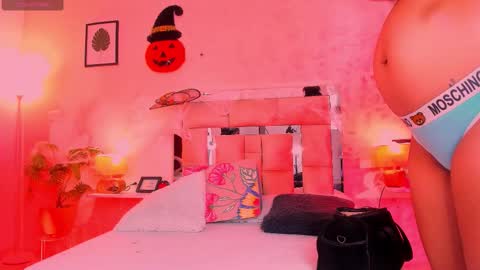 Candy online show from October 2025 07:04:02 PM