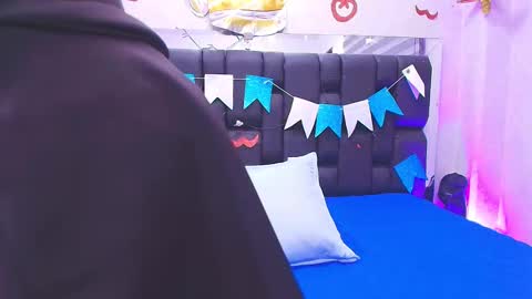 Aura  online show from September 2025 11:59:01 AM