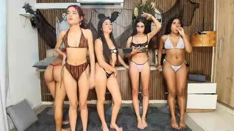 Snapshot of canelasquirtxxx chatting on October 2025 11:56:02 PM Sara online show from October 2025 11:56:02 PM