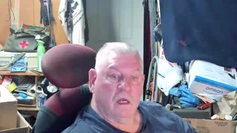 canoelicker69 online show from September 2025 04:50:01 PM