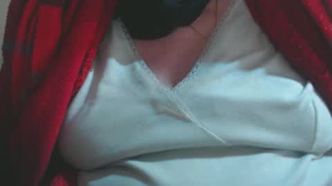 Snapshot of capitanfuturo44 chatting on April 2026 02:07:02 PM Cinzia ex regina online show from April 2026 02:07:02 PM
