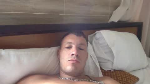 Snapshot of capt_oliver chatting on October 2025 04:15:02 AM follow my twitter online show from October 2025 04:15:02 AM