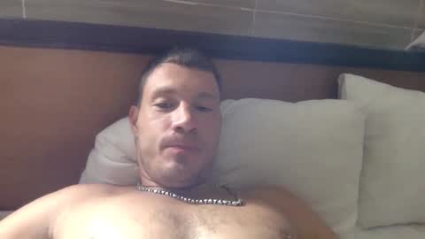 Snapshot of capt_oliver chatting on October 2025 04:14:01 AM follow my twitter online show from October 2025 04:14:01 AM