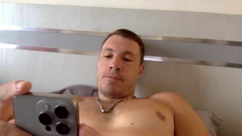 Snapshot of capt_oliver chatting on November 2025 04:00:01 AM follow my twitter online show from November 2025 04:00:01 AM