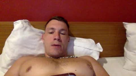 Snapshot of capt_oliver chatting on November 2025 06:08:02 AM follow my twitter online show from November 2025 06:08:02 AM