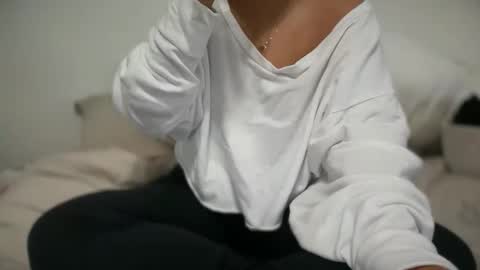 Cara Bou online show from March 2026 06:04:01 PM