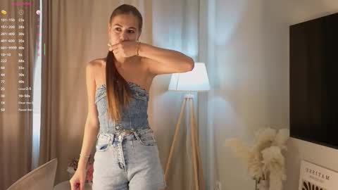 Bella online show from October 2025 06:12:01 AM