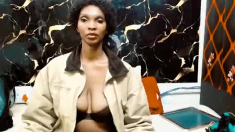 Snapshot of caramelminxx_ chatting on June 2026 12:22:01 PM caramelminxx_ online show from June 2026 12:22:01 PM