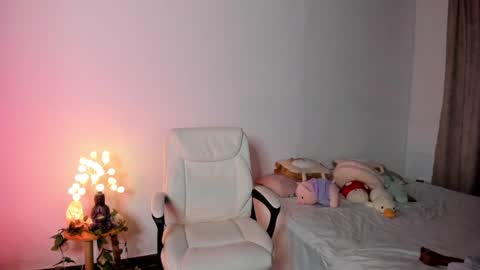              online show from December 2024 01:06:01 AM