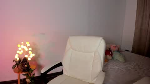              online show from February 2025 10:47:02 AM