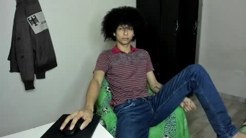 Snapshot of cardrey05 chatting on May 2026 01:21:01 AM Carlos and Cristian online show from May 2026 01:21:01 AM