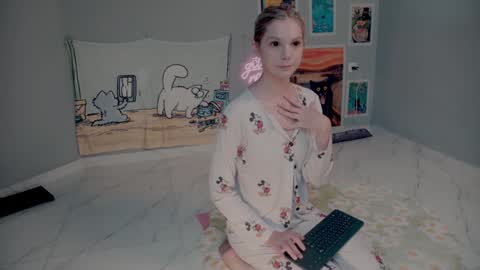 Snapshot of careful_i_bite chatting on September 2025 04:45:02 AM NONA follow online show from September 2025 04:45:02 AM