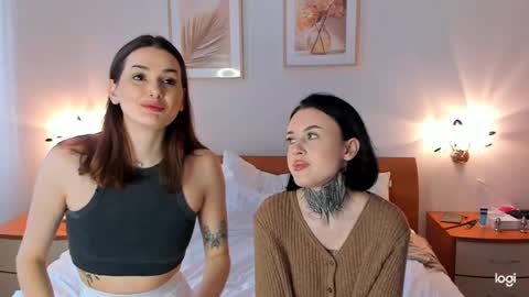 Snapshot of caressyourself chatting on January 2025 08:11:01 AM caressyourself online show from January 2025 08:11:01 AM