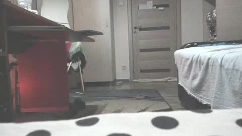 Laz online show from October 2025 07:00:01 PM