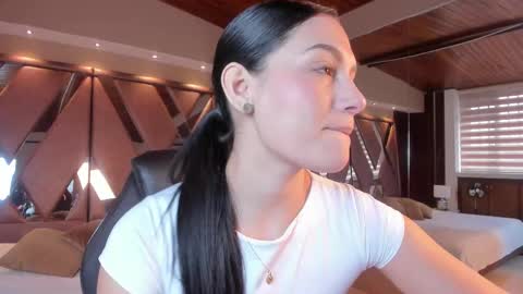 Carina online show from December 2025 12:58:02 PM