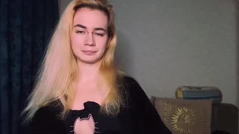 Snapshot of carinfox chatting on December 2024 05:22:01 PM Carin online show from December 2024 05:22:01 PM
