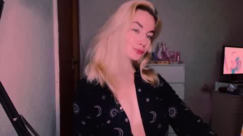 Snapshot of carinfox chatting on September 2025 02:54:02 AM Carin online show from September 2025 02:54:02 AM