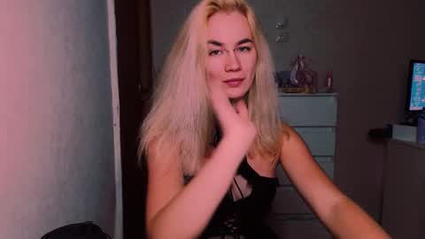 Carin online show from October 2025 05:44:02 PM